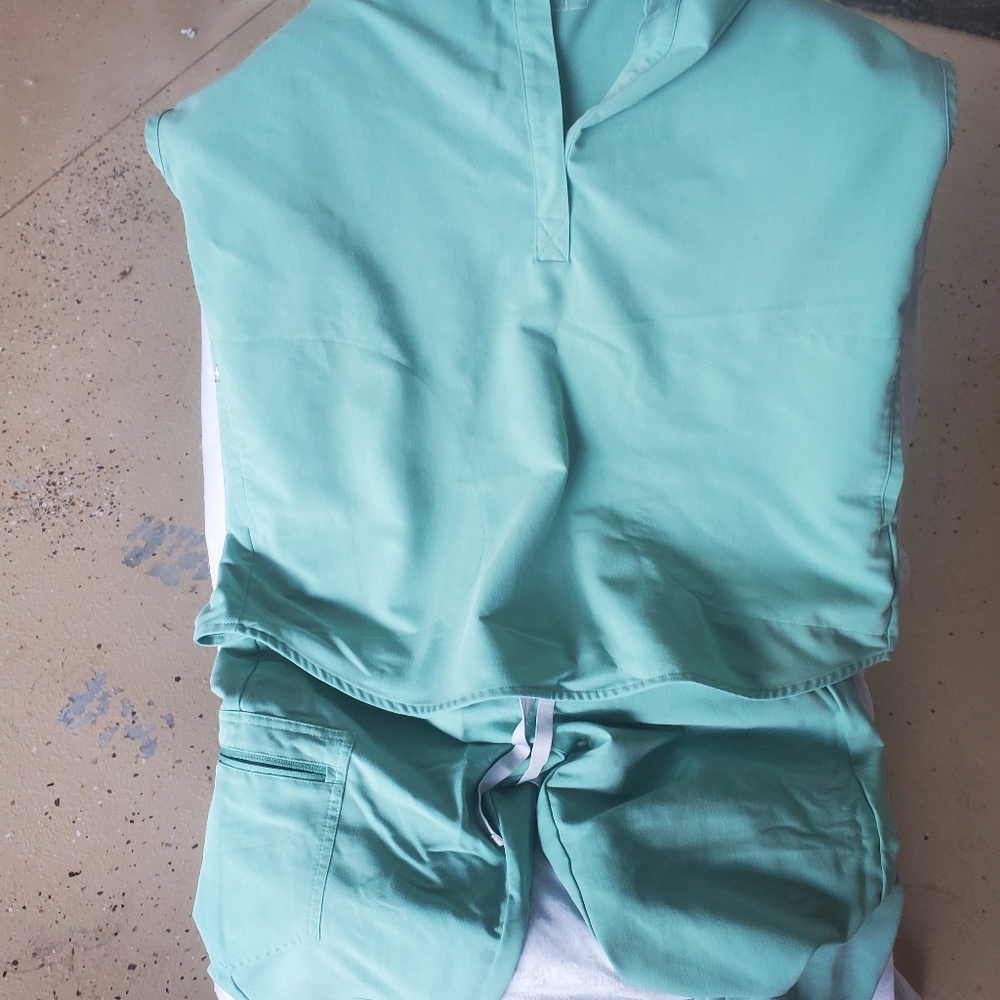 Figs Mint Green Scrub Set Sz S